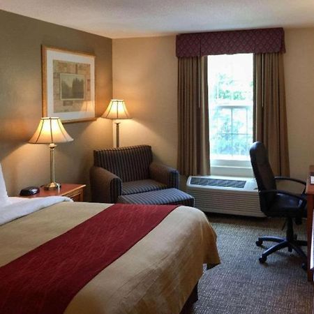 Comfort Inn Foxboro - Mansfield Фоксборо Экстерьер фото