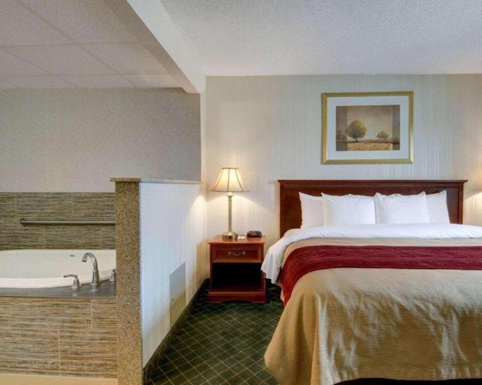 Comfort Inn Foxboro - Mansfield Фоксборо Экстерьер фото