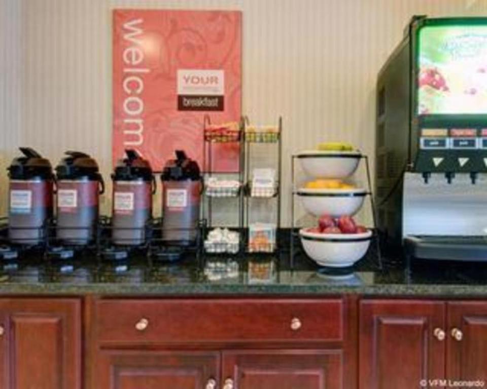 Comfort Inn Foxboro - Mansfield Фоксборо Экстерьер фото