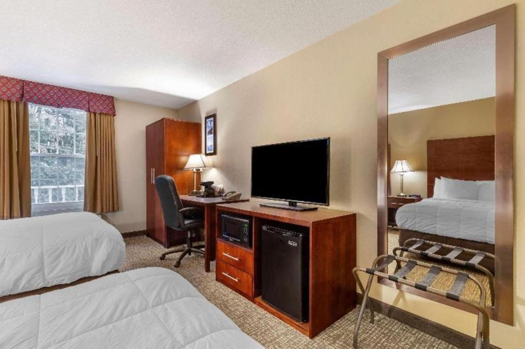 Comfort Inn Foxboro - Mansfield Фоксборо Экстерьер фото