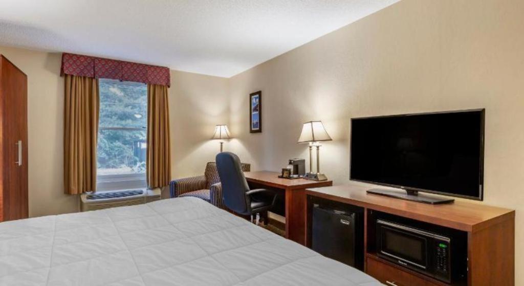 Comfort Inn Foxboro - Mansfield Фоксборо Экстерьер фото