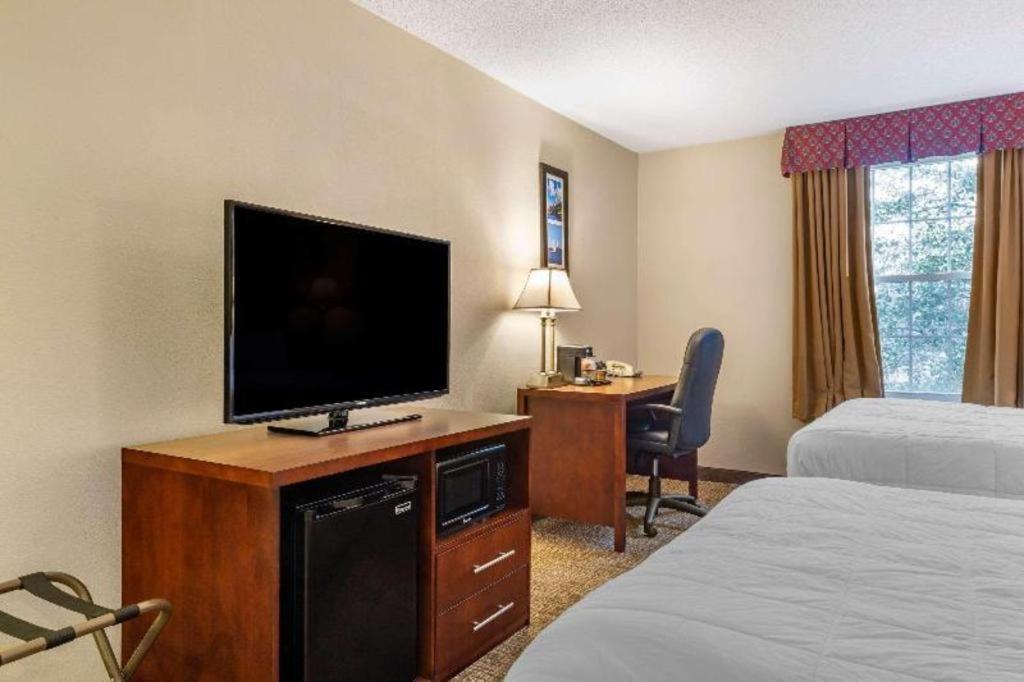 Comfort Inn Foxboro - Mansfield Фоксборо Экстерьер фото