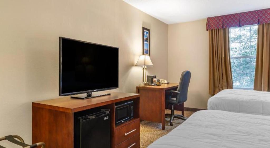 Comfort Inn Foxboro - Mansfield Фоксборо Экстерьер фото