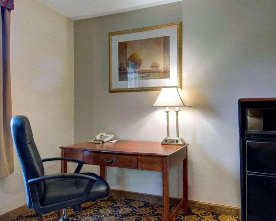 Comfort Inn Foxboro - Mansfield Фоксборо Экстерьер фото