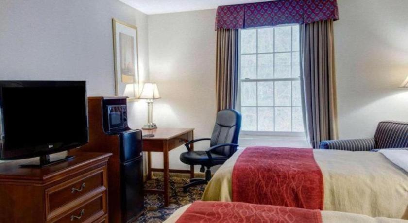 Comfort Inn Foxboro - Mansfield Фоксборо Экстерьер фото
