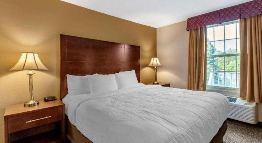 Comfort Inn Foxboro - Mansfield Фоксборо Экстерьер фото