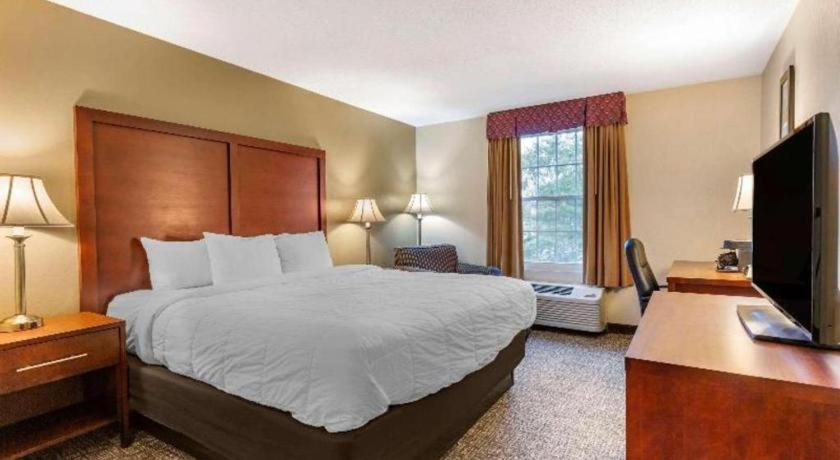Comfort Inn Foxboro - Mansfield Фоксборо Экстерьер фото